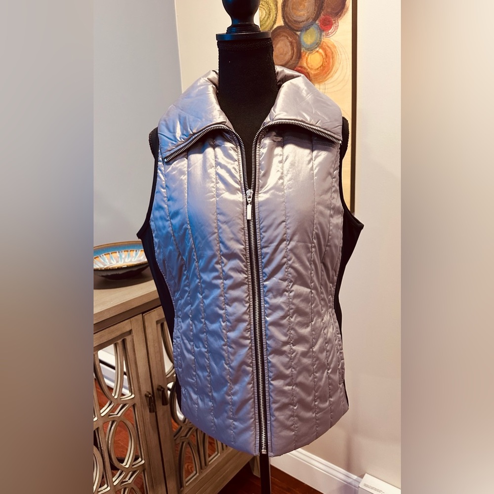 Zenergy by Chico’s gray and black vest